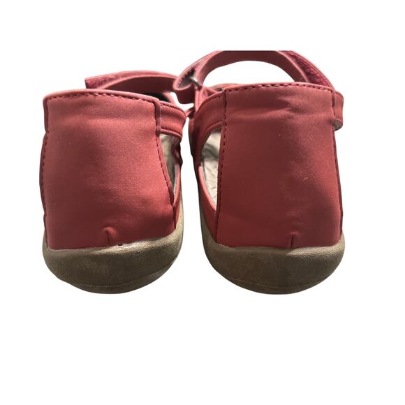 EUC Muk Luks Sport Red Casual Shoes Hook and Loop Closure Laser Cut Size 7 - Picture 4 of 7